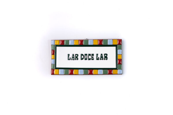 PLACA GRANDE - LAR DOCE LAR - QUADRADINHO COLORIDO