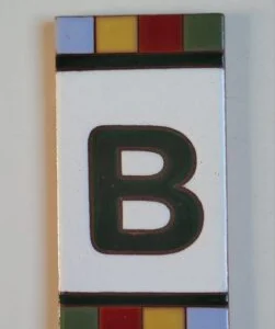 LETRA B - QUADRADINHO COLORIDO